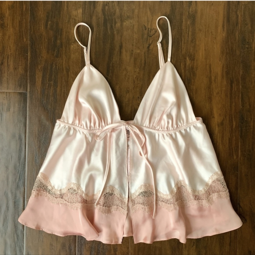 Victoria's Secret Set - satin and lace open front set in ballet pink